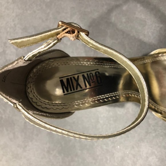 MIX NO. 6  Gold Women's Sandals - Size 7M - Picture 4 of 7